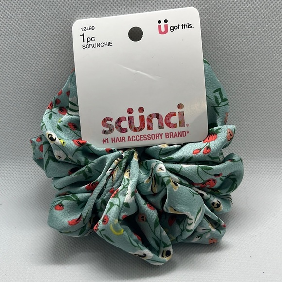 Scunci Floral Hair Scrunchi - Picture 3 of 3